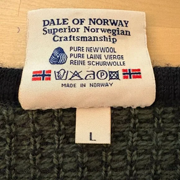 Dale of Norway Norwegian L Wool Cardigan Sweater Green/Black Shorter Length - Picture 3 of 11